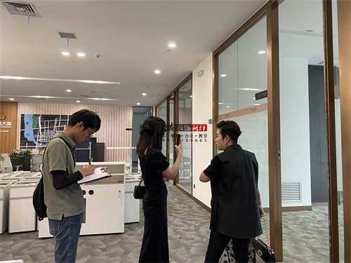 �y���k�����b���OӋ�Ŀ|�N���b�